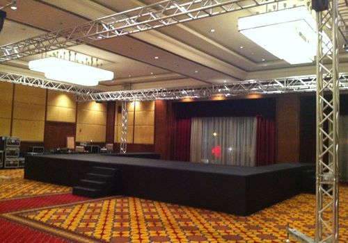 SAHNE ve KÜRSÜ PODYUMU